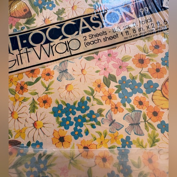 Vintage Wrapping Paper Sheets - Picture 3 of 11